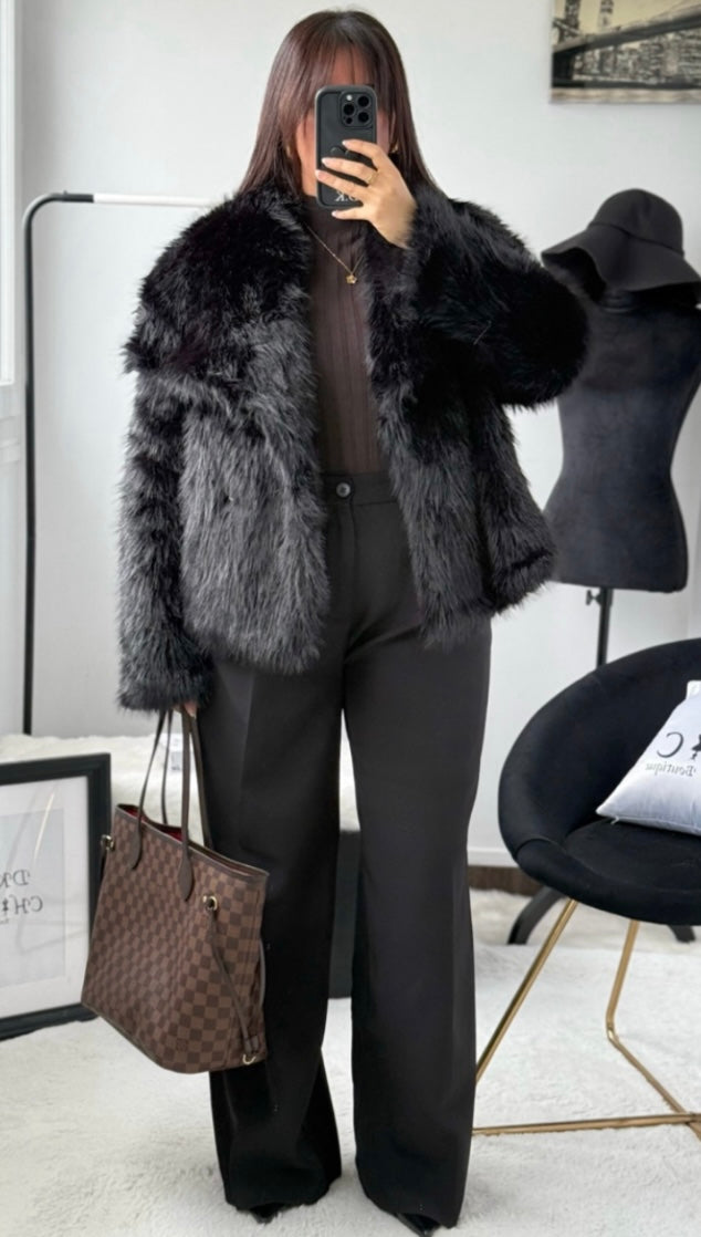 GLAMOUR | Leonora Paris