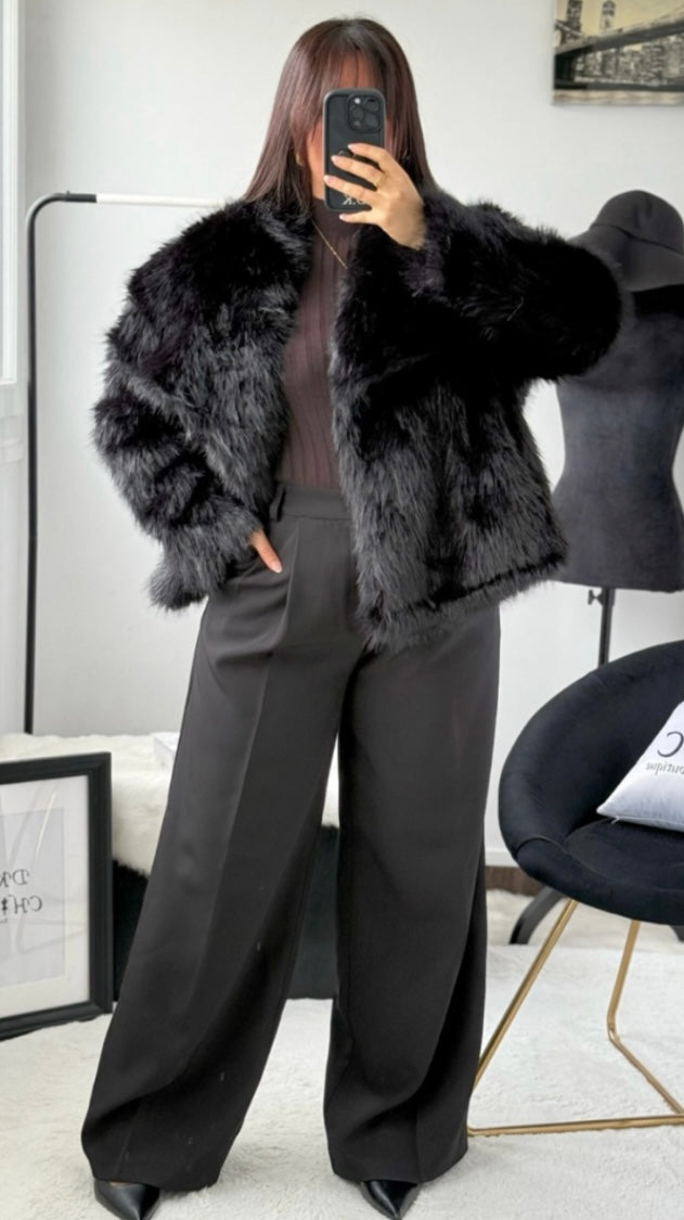 GLAMOUR | Leonora Paris